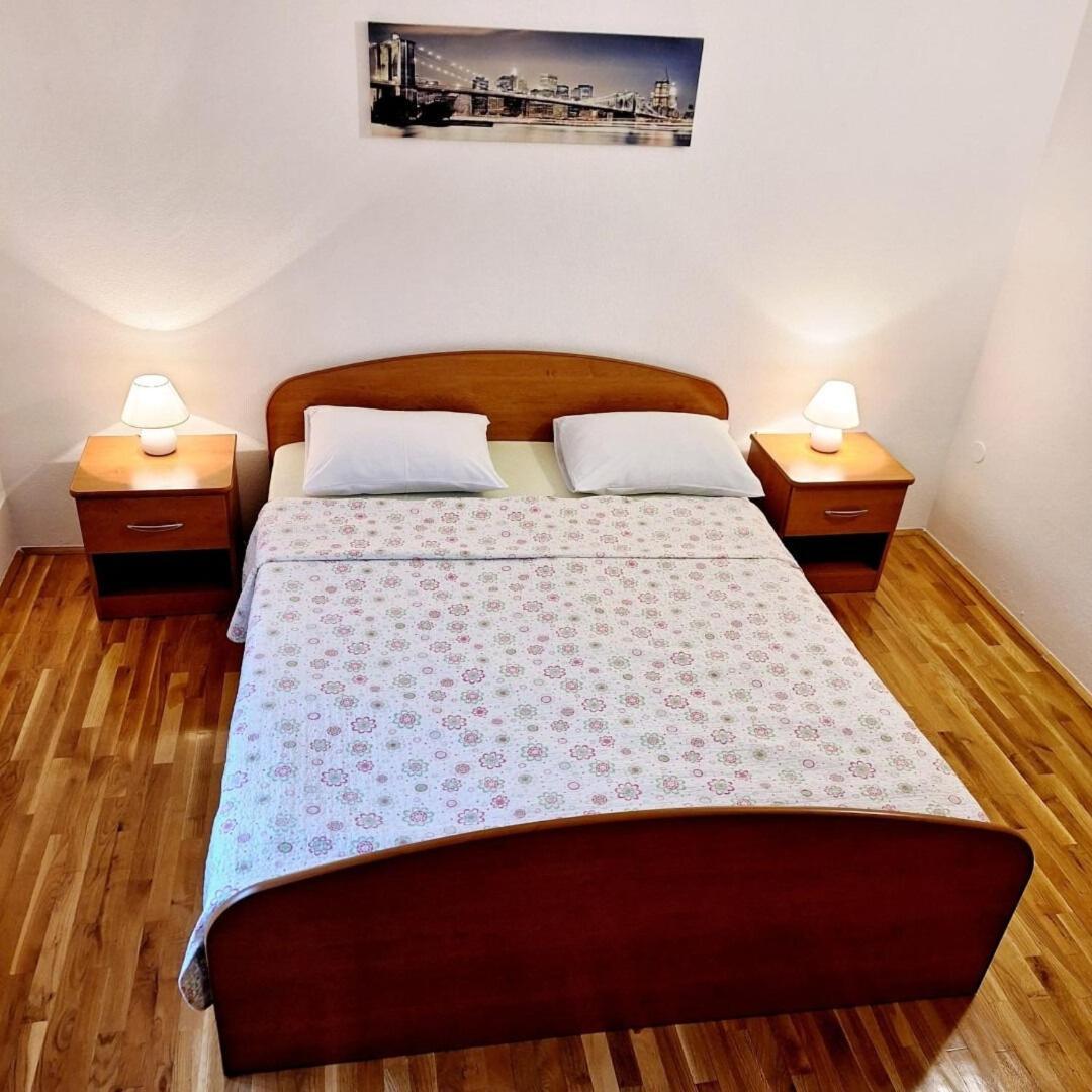 Apartment Damir Tucepi Ngoại thất bức ảnh